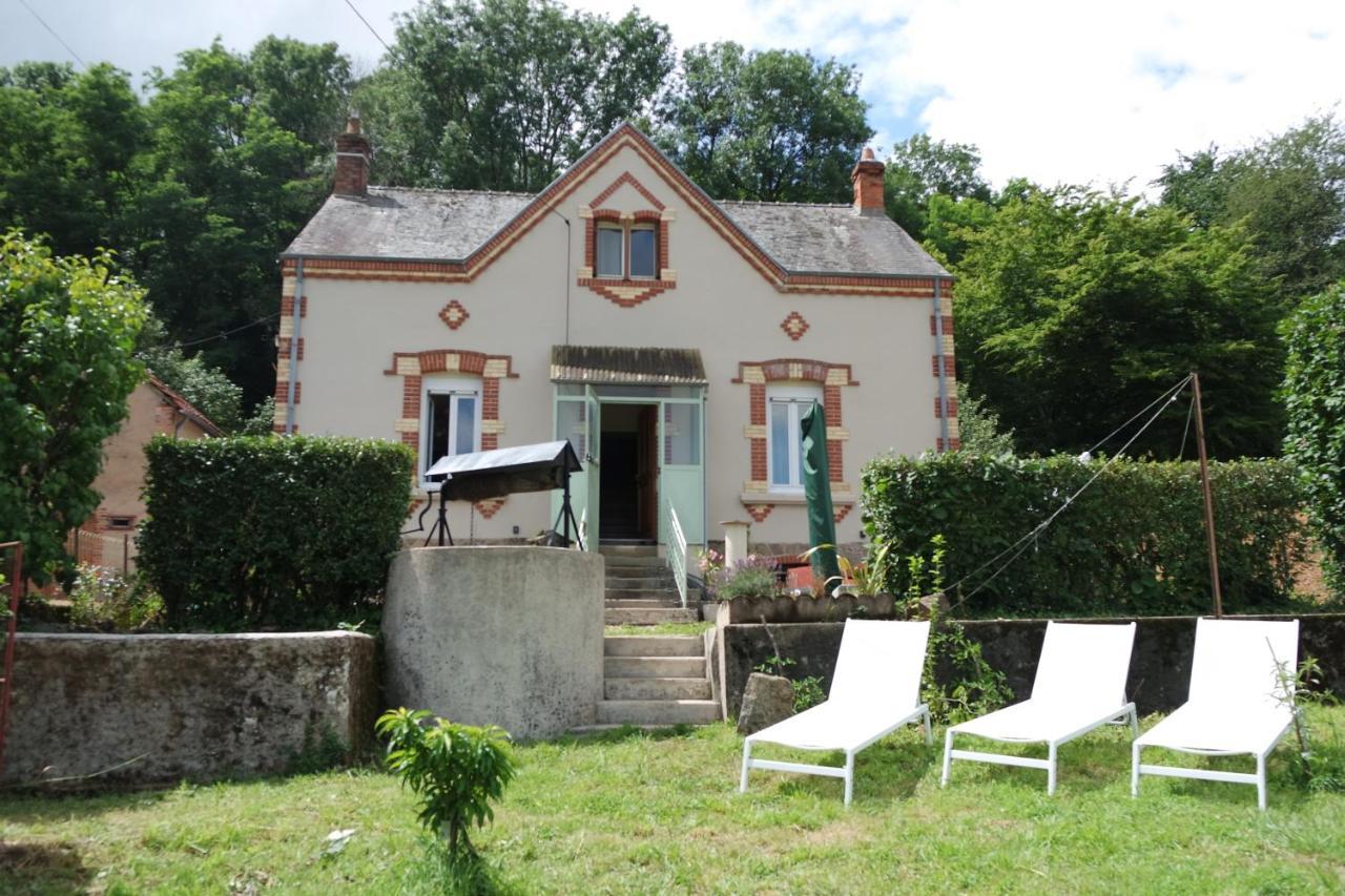 Domaine Du Pavillon Gite 15 Personnes Issy-l'Eveque المظهر الخارجي الصورة