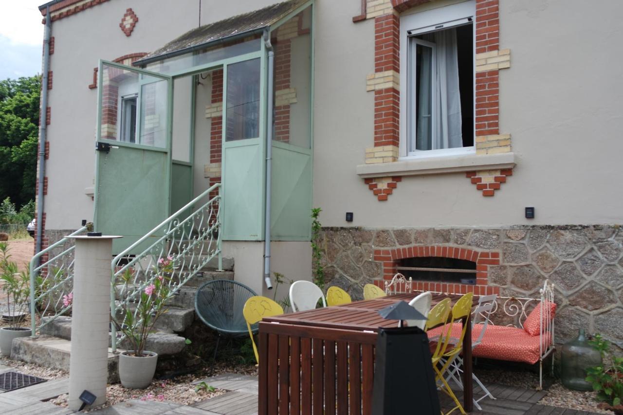 Domaine Du Pavillon Gite 15 Personnes Issy-l'Eveque المظهر الخارجي الصورة