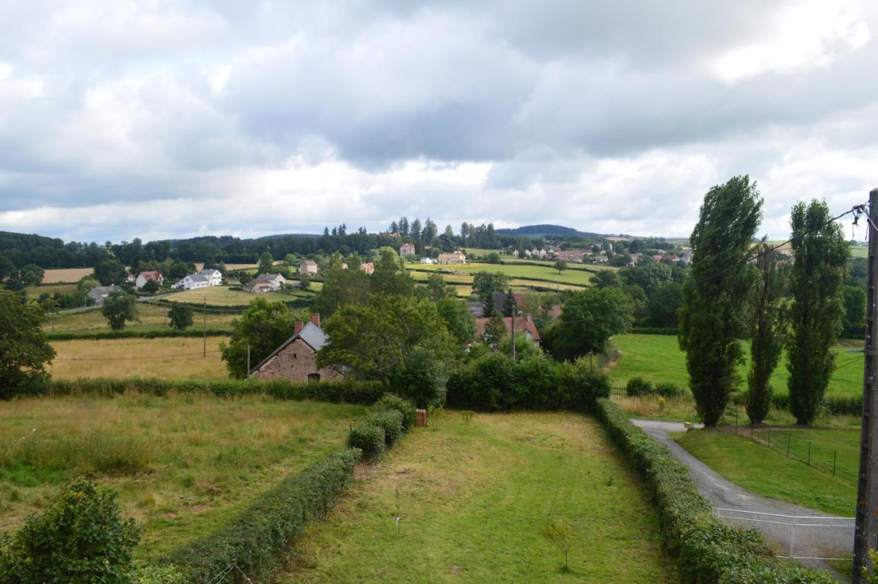 Domaine Du Pavillon Gite 15 Personnes Issy-l'Eveque المظهر الخارجي الصورة
