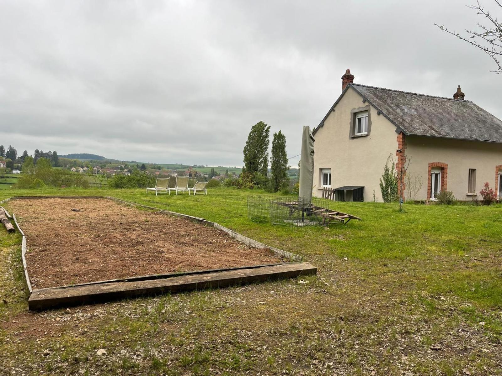 Domaine Du Pavillon Gite 15 Personnes Issy-l'Eveque المظهر الخارجي الصورة